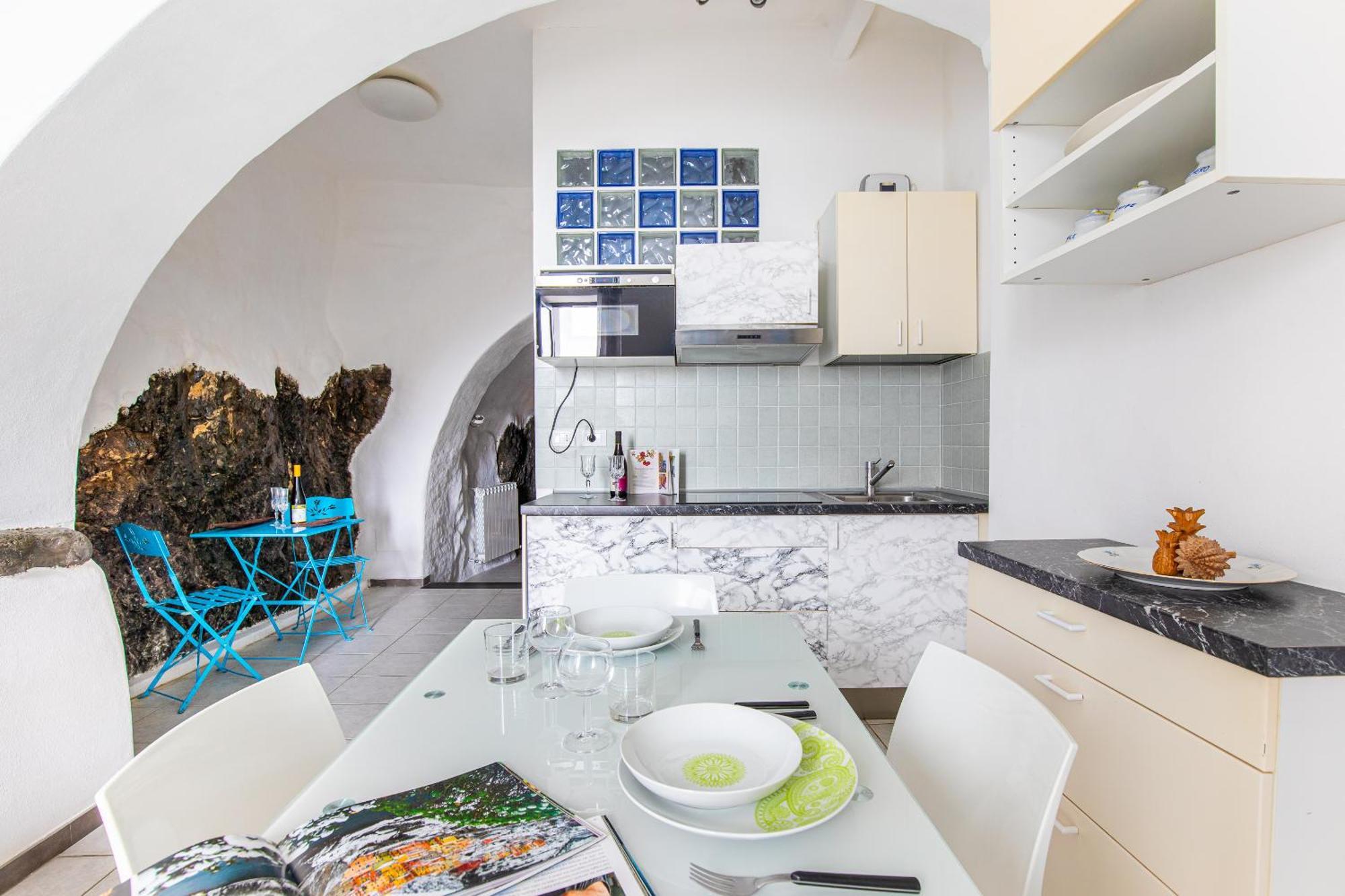 Pepita Apartment , Big Window To The Sea มานารอลา ภายนอก รูปภาพ